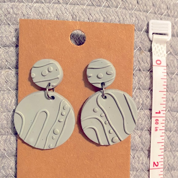 Liv Finley Designs Light Muted Green Dangly Earrings - Picture 2 of 4